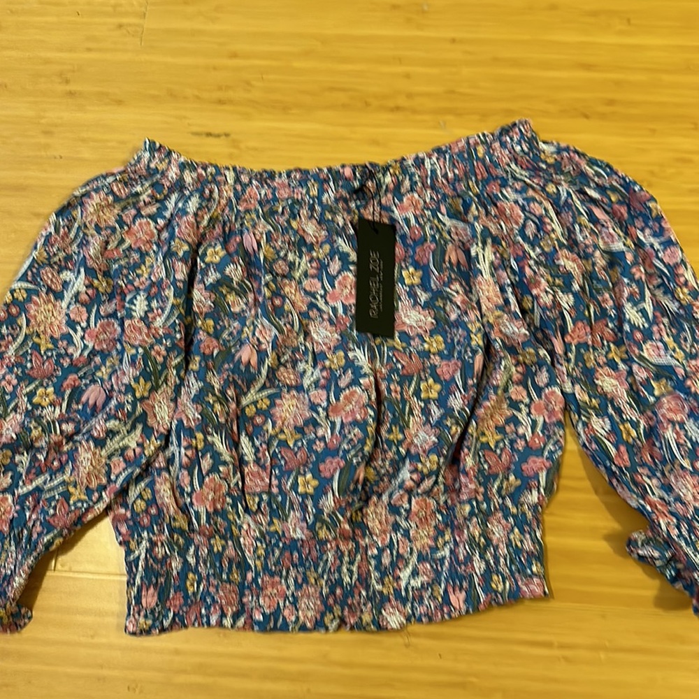 🌻Nwt Rachel Zoe off shoulder floral blouse